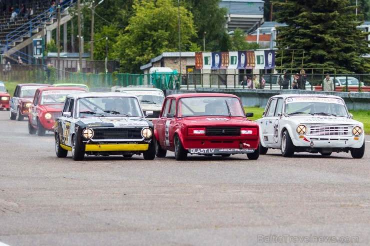 Aizvadītas retro automobīļu sacensības «Motormuzeja kauss 2013» 100935