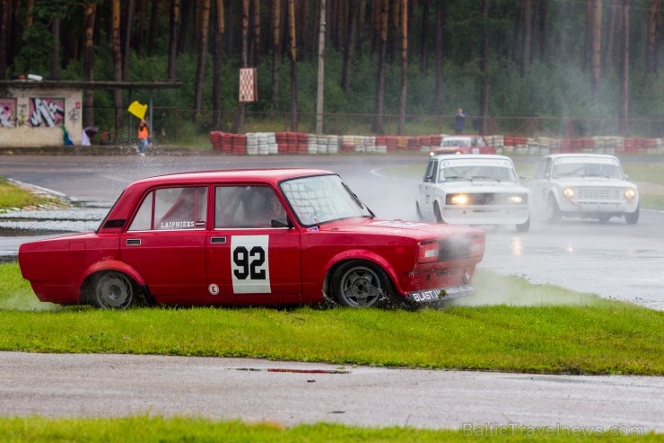 Aizvadītas retro automobīļu sacensības «Motormuzeja kauss 2013» 100941