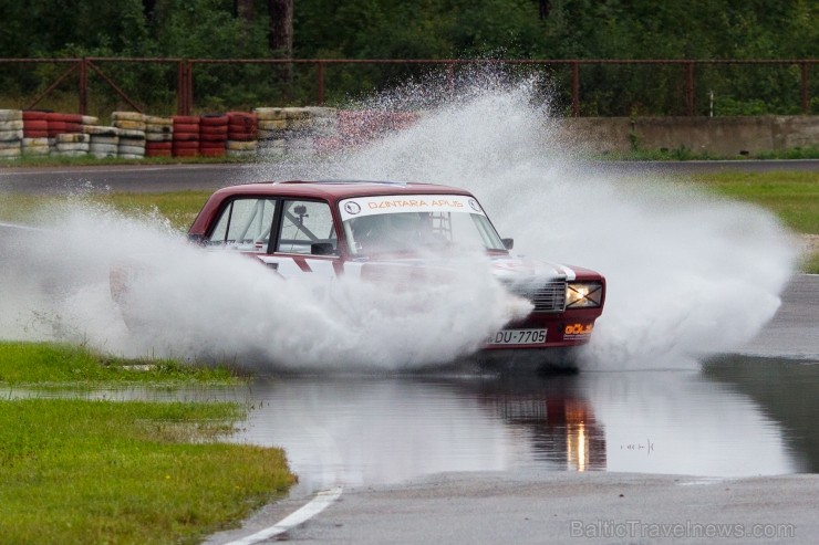 Aizvadītas retro automobīļu sacensības «Motormuzeja kauss 2013» 100945