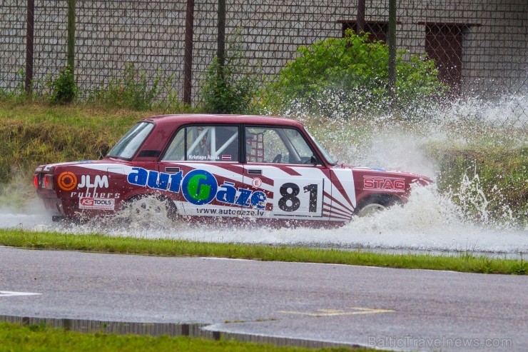 Aizvadītas retro automobīļu sacensības «Motormuzeja kauss 2013» 100950