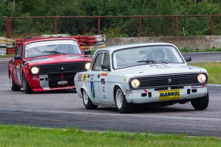 Aizvadītas retro automobīļu sacensības «Motormuzeja kauss 2013» 100955