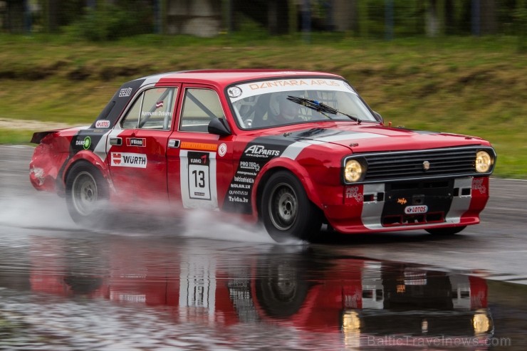 Aizvadītas retro automobīļu sacensības «Motormuzeja kauss 2013» 100959