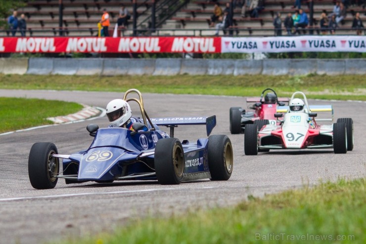 Aizvadītas retro automobīļu sacensības «Motormuzeja kauss 2013» 100969