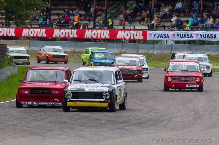 Aizvadītas retro automobīļu sacensības «Motormuzeja kauss 2013» 100971