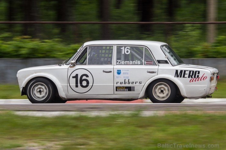 Aizvadītas retro automobīļu sacensības «Motormuzeja kauss 2013» 100973