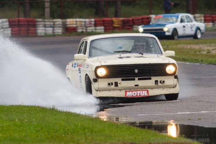 Aizvadītas retro automobīļu sacensības «Motormuzeja kauss 2013» 100983