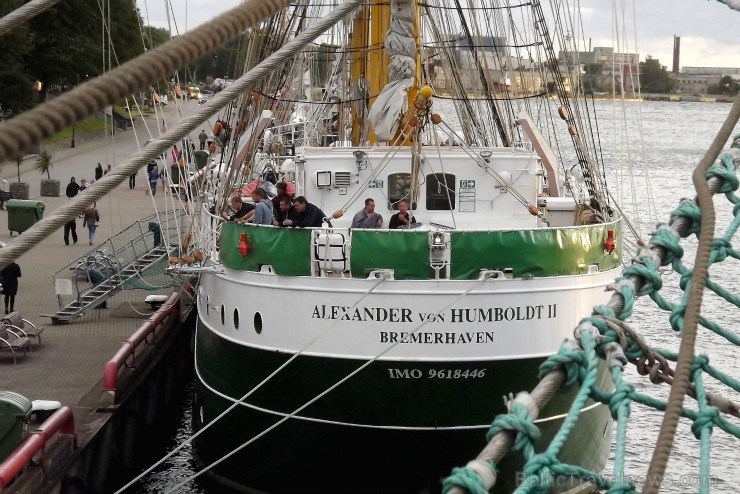 Starptautiskās burukuģu un jahtu regates The Tall Ships Races 2013 dalībnieki pirms došanās uz Rīgu ieradās Ventspilī, kur tos varēja apskatīt Ostas i 101341