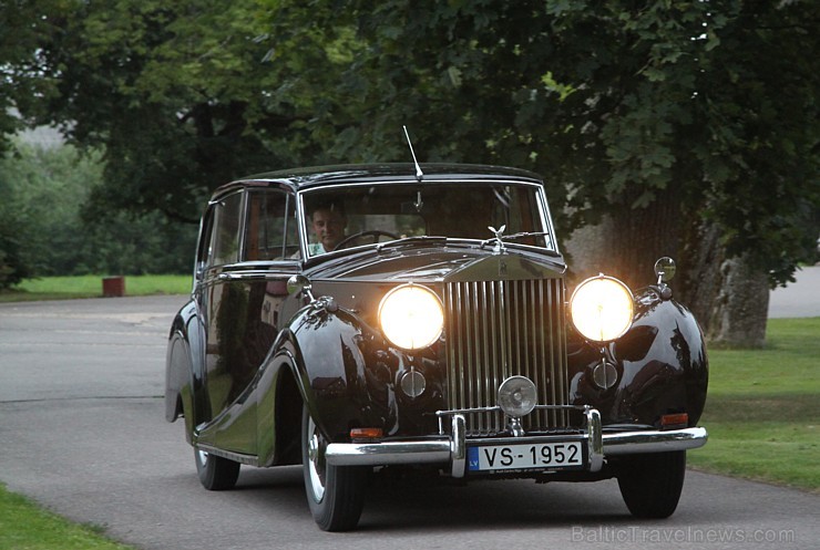 1952. gadā ražotā Rolls Royce markas automašīna. Foto sponsors: www.diklupils.lv 101598