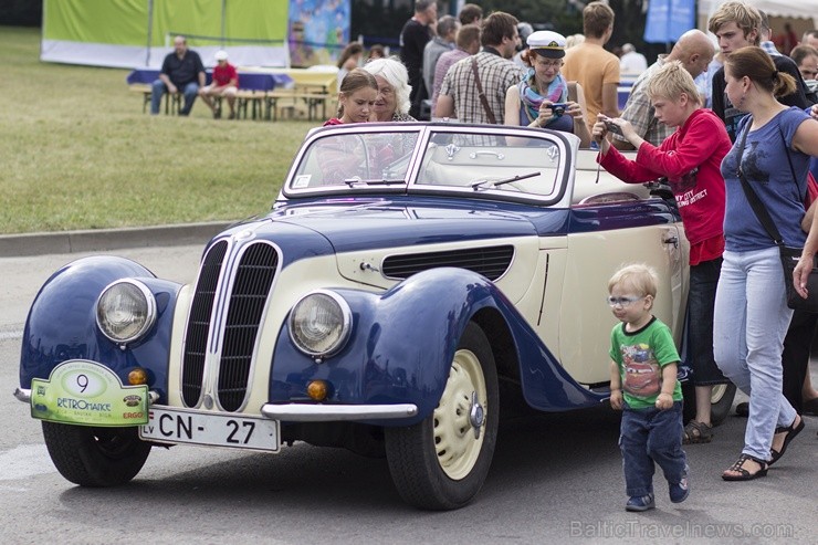 Norisinājies ikgadējais klasisko spēkratu pasākums Retromance 2013 101949