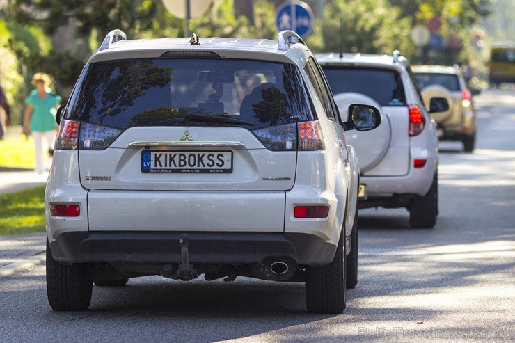 Konkursa «Jaunais vilnis» dalībnieku un apmeklētāju auto parks pārsteidz ikvienu 102135