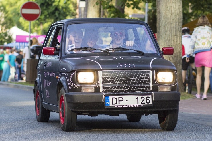 Konkursa «Jaunais vilnis» dalībnieku un apmeklētāju auto parks pārsteidz ikvienu 102151