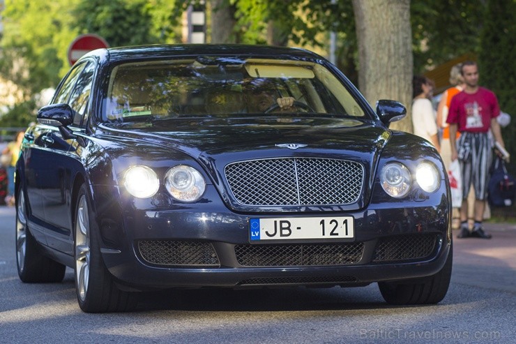 Konkursa «Jaunais vilnis» dalībnieku un apmeklētāju auto parks pārsteidz ikvienu 102152