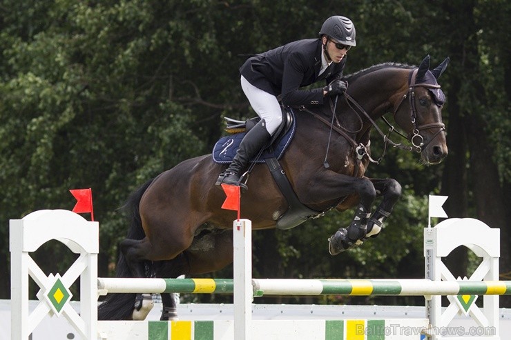 Kleistos norisinājies Pasaules kausa posms jāšanas sportā šķēršļu pārvarēšanā 102707