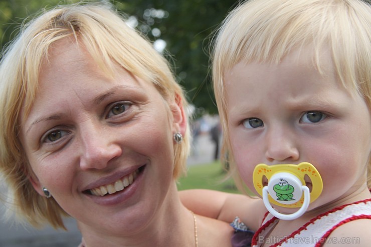 Dikļu pils parkā jau ceturto reizi norisinājās Dārza svētki, kas vienlaikus bija arī 10 gadu jubilejas svinības pēc pils rekonstrukcijas - www.Diklupi 103024