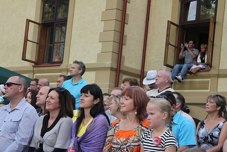 Dikļu pils parkā jau ceturto reizi norisinājās Dārza svētki, kas vienlaikus bija arī 10 gadu jubilejas svinības pēc pils rekonstrukcijas - www.Diklupi 103053