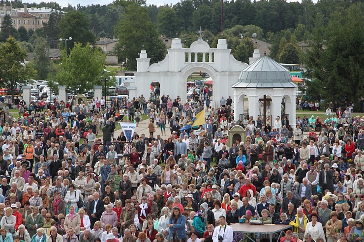 Svētās Jaunavas Marijas debesīs uzņemšanas svētki Aglonā 15.08.2013 103277