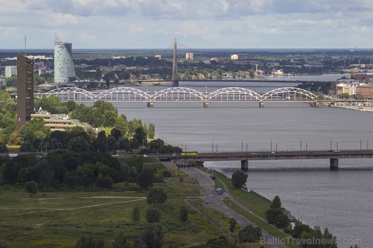 No Zaķusalas TV torņatā var labi pārredzēt Vecrīgu, Rīgas centru un Pārdaugavu 103339