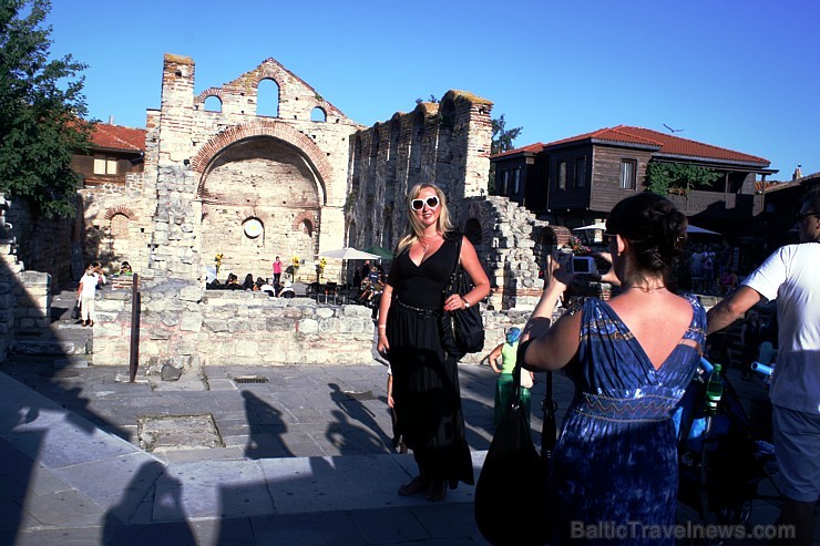 Nesebrā ir saglabājušies vērtīgi dažādu laikmetu vēstures pieminekļi – romiešu valdīšanas perioda un viduslaiku cietokšņa sienas. Foto sponsors: www.n 103317