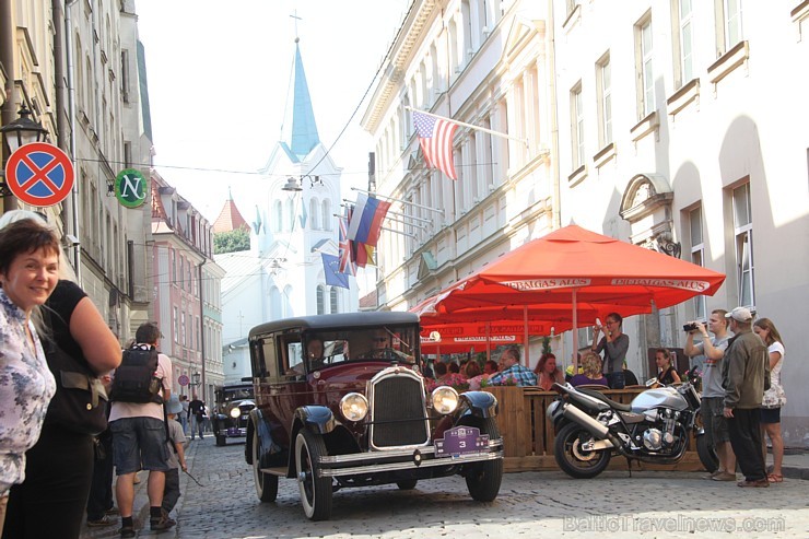 17.08.2013 Rīgas svētku ietvaros norisinājās gada lielākais seno spēkratu salidojums «Rīga Retro 2013». Foto sponsors: www.grandpalaceriga.com 103434