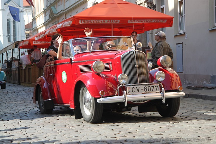 17.08.2013 Rīgas svētku ietvaros norisinājās gada lielākais seno spēkratu salidojums «Rīga Retro 2013». Foto sponsors: www.grandpalaceriga.com 103440