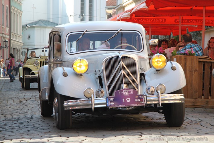 17.08.2013 Rīgas svētku ietvaros norisinājās gada lielākais seno spēkratu salidojums «Rīga Retro 2013». Foto sponsors: www.grandpalaceriga.com 103447