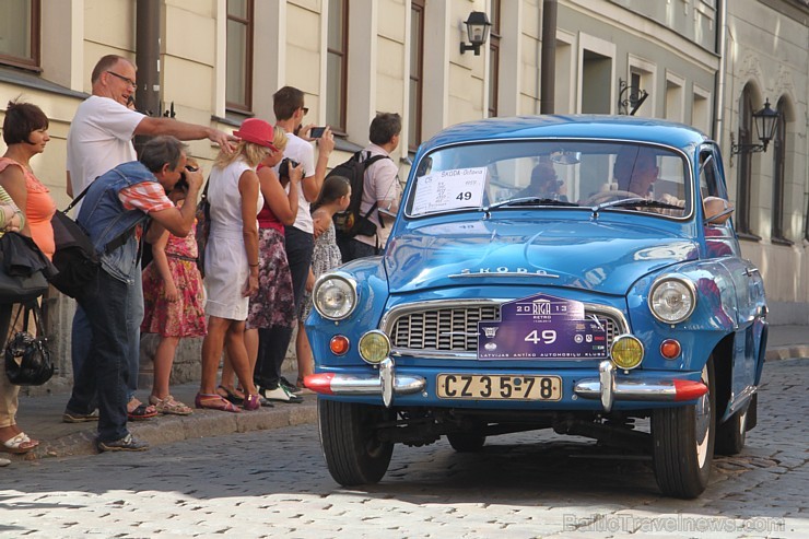 17.08.2013 Rīgas svētku ietvaros norisinājās gada lielākais seno spēkratu salidojums «Rīga Retro 2013». Foto sponsors: www.grandpalaceriga.com 103458