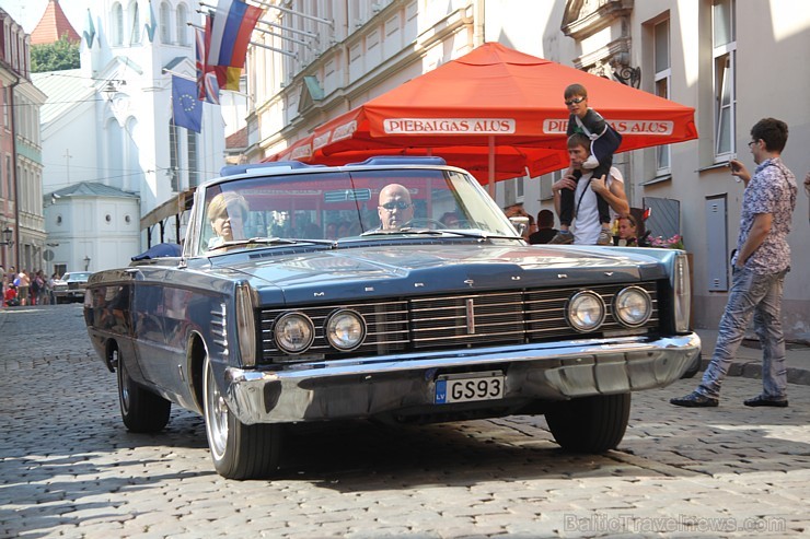 17.08.2013 Rīgas svētku ietvaros norisinājās gada lielākais seno spēkratu salidojums «Rīga Retro 2013». Foto sponsors: www.grandpalaceriga.com 103463