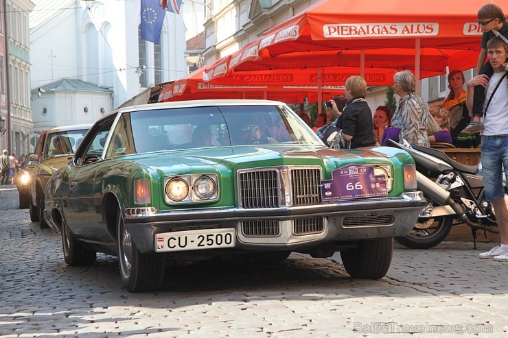 17.08.2013 Rīgas svētku ietvaros norisinājās gada lielākais seno spēkratu salidojums «Rīga Retro 2013». Foto sponsors: www.grandpalaceriga.com 103469