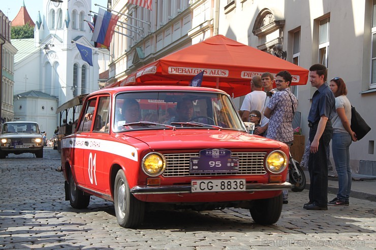 17.08.2013 Rīgas svētku ietvaros norisinājās gada lielākais seno spēkratu salidojums «Rīga Retro 2013». Foto sponsors: www.grandpalaceriga.com 103528