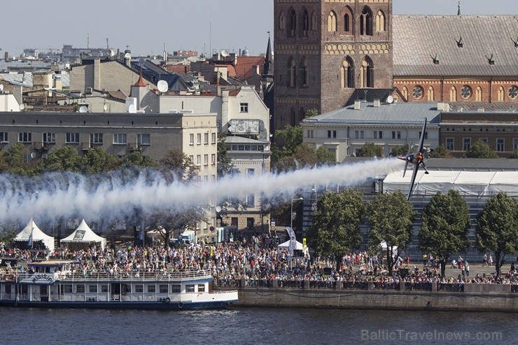 Skats uz Rīgas aviošovu no Radisson Blu Daugava 103561