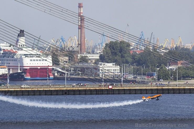 Skats uz Rīgas aviošovu no Radisson Blu Daugava 103562