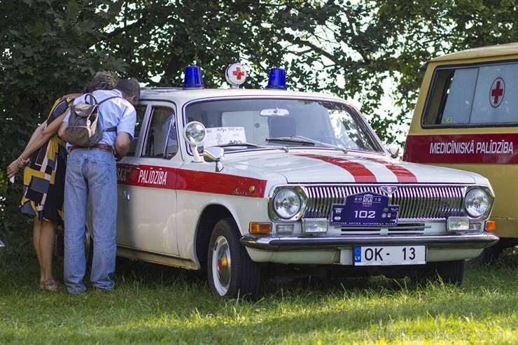 «Rīga Retro 2013» dalībnieki viesojas Latvijas Etnogrāfiskajā brīvdabas muzejā 103586