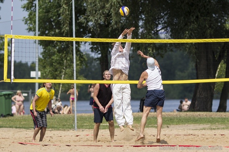 Rīdzinieki iecienījuši Lucavsalas atpūtas zonu 104091