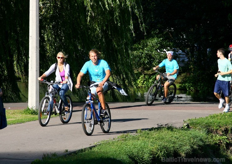 Arī šogad Vienības brauciens norisināsies trīs dažādās distancēs - LOK sporta šosejas brauciens (100 km), SEBkalnu divriteņu brauciens (44 km) un  ITE 104137