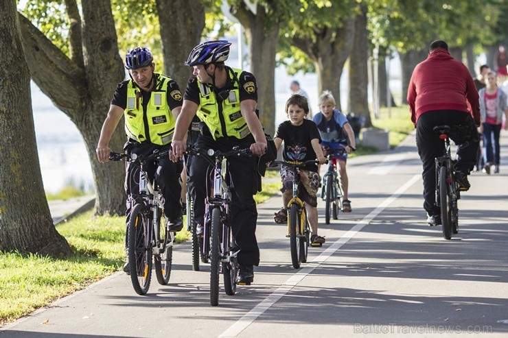 Ķengaraga promenāde kļuvusi par populāru daudzu iedzīvotāju atpūtas vietu 104264