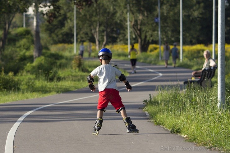 Ķengaraga promenāde kļuvusi par populāru daudzu iedzīvotāju atpūtas vietu 104265