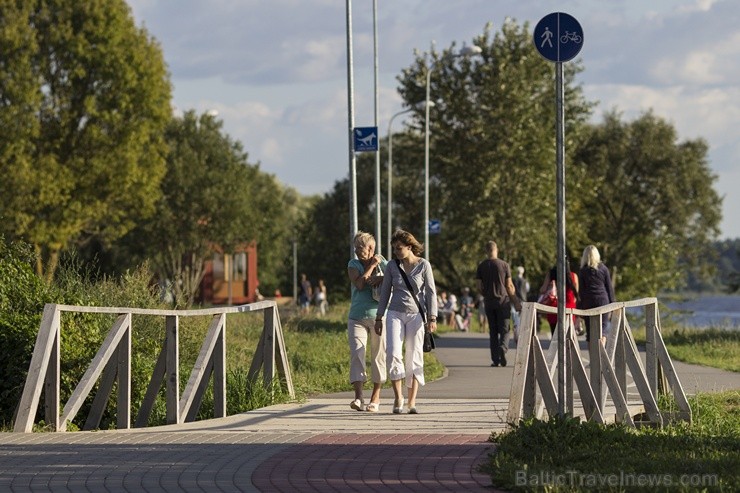 Ķengaraga promenāde kļuvusi par populāru daudzu iedzīvotāju atpūtas vietu 104266