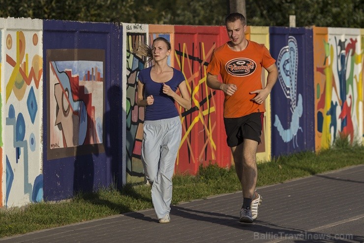 Ķengaraga promenāde kļuvusi par populāru daudzu iedzīvotāju atpūtas vietu 104275