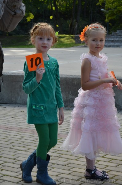 Vasaras izskaņā, 24. augustā, Krāslavas pilsētas estrādi pārņēma svētku noskaņa. Un ne velti! Jo te notika otrais Rudo saiets. Foto: www.visitkraslava 104291