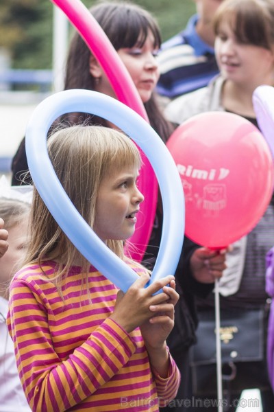 Tirdzniecības centrā Dole notikušas Lielās skolas dienas svinības 104656