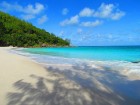 Anse Georgette - vēl viena Praslin salas pludmale ar baltām smiltīm un tirkīzzilu ūdeni. 27