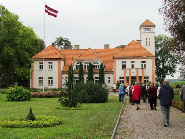 Aizvadītajā nedēļā notikusi Jelgavas reģionālā tūrisma centra organizētā ekskursija uz Salgales un Jaunsvirlaukas pagastiem. Nākamās ekskursijas ietva 105903