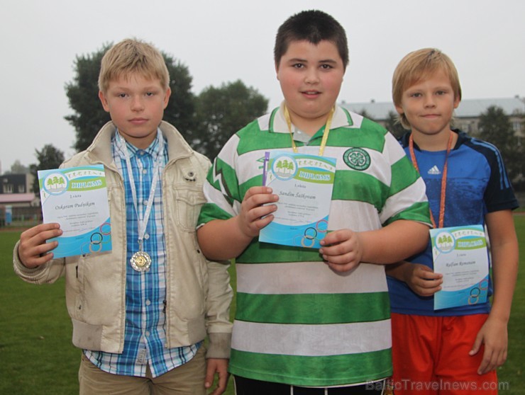 Ogres NSC atklātās sacensības vieglatlētikā «Iesildamies rudenim» D grupai, kurās 20.09.2013 ņēma dalību vairāku Latvijas novadu jaunie sportisti 106232