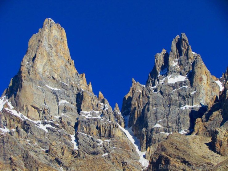 Paiju Peak kalna torņi un klinšu veidojumi 106688