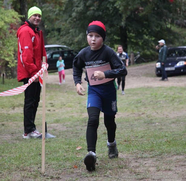 Ogres novada balvu izcīņa garo distanču skriešanā «Lazdukalnu kross 2013», kas notika 29.09.2013 - www.LatvijasCentrs.lv 106878