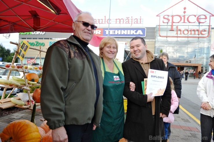 Nedēļas nogalē, 27. un 28. septembrī, Lauku labumu tirdziņā pie tirdzniecības kompleksa Spice, norisinājās Lielāko dārza velšu parāde, kurā apmeklētāj 107054