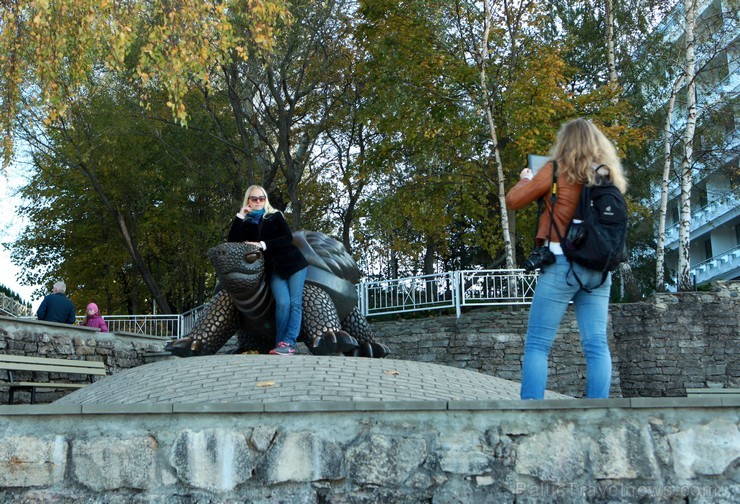 Jūrmalā sestdien, 05.10.2013, ar plašu kultūras pasākumu programmu Majoru stāvlaukumā un Horna dārzā – koncertiem uz divām skatuvēm un bagātīgu rudens 107251