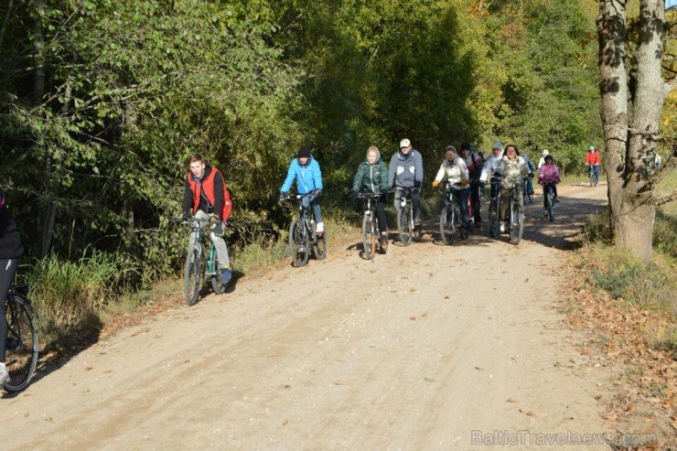 05.10.2013 vairāki velobraucēji piedalījās Gulbenes novada atklājumu tūrē ar velo, kuras laikā tika izmēģināts rekonstruētā ceļa Gulbene-Rēzekne jauna 107356