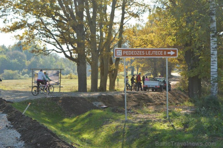 05.10.2013 vairāki velobraucēji piedalījās Gulbenes novada atklājumu tūrē ar velo, kuras laikā tika izmēģināts rekonstruētā ceļa Gulbene-Rēzekne jauna 107362