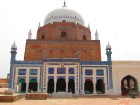 Sheikh Zakariya mauzolejs ir celts 13. gs., Zakarija pirmais aizsāka Sūfisma popularizēšanu Multanā, ko turpināja viņa dēls un pilsētas aizstāvis Shah 6